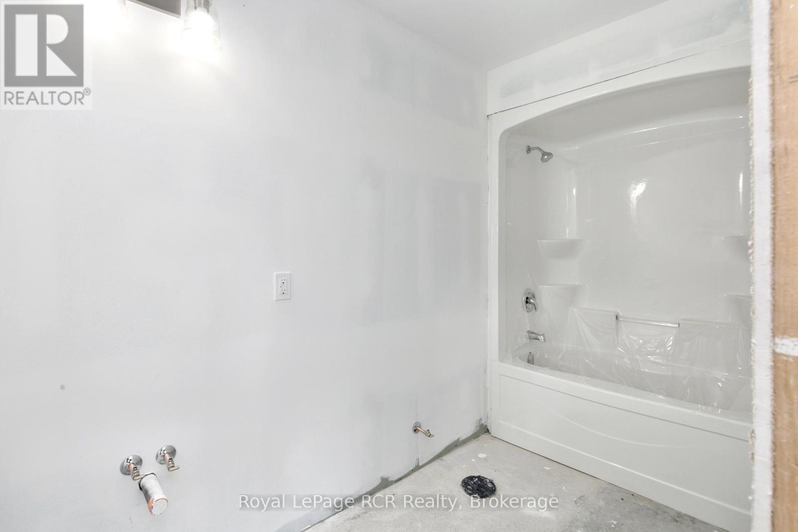 42 Chestnut Hill Crescent, Arran-Elderslie, Ontario  N0H 2N0 - Photo 38 - X12042289