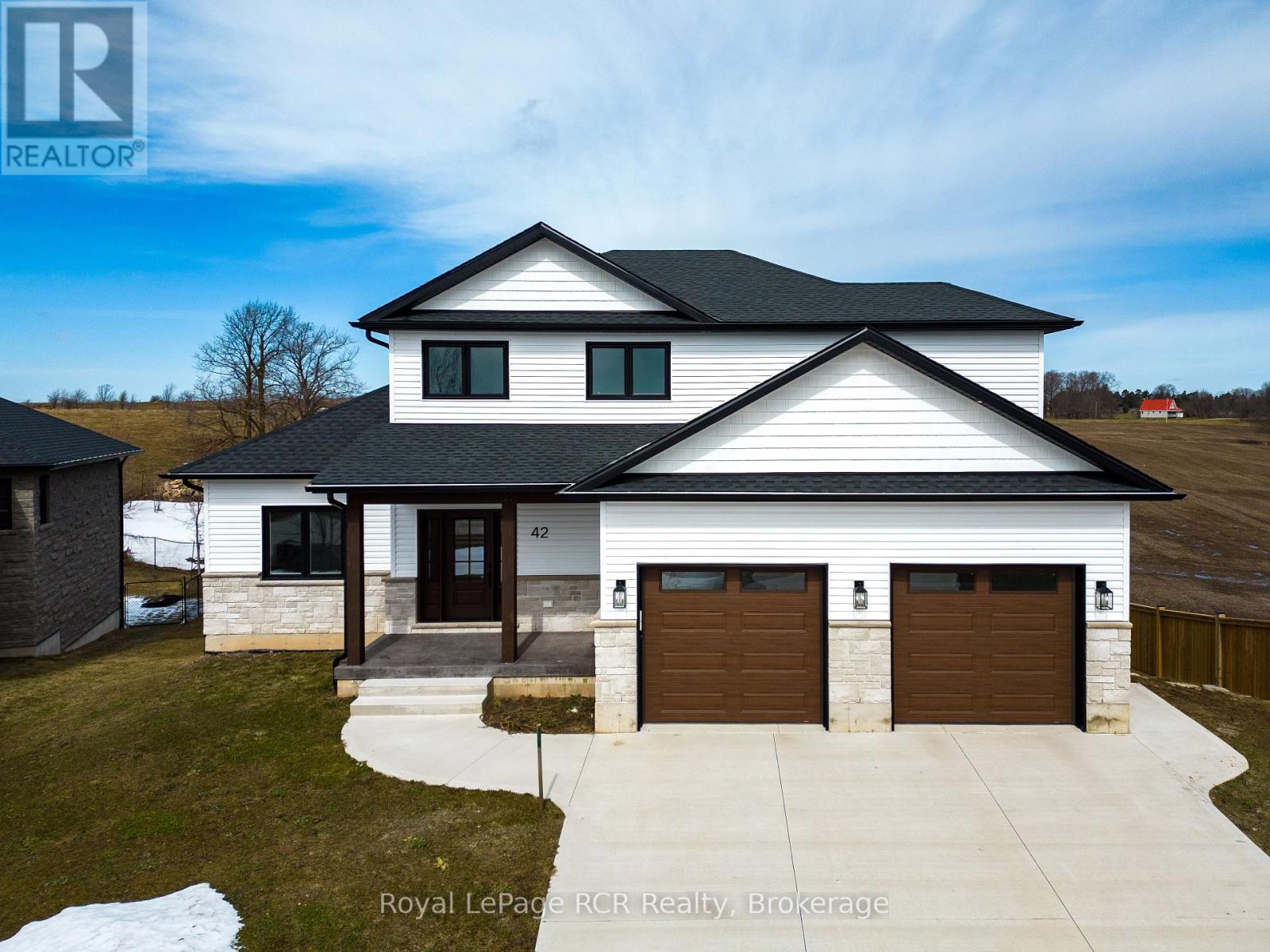 42 Chestnut Hill Crescent, Arran-Elderslie, Ontario  N0H 2N0 - Photo 4 - X12042289