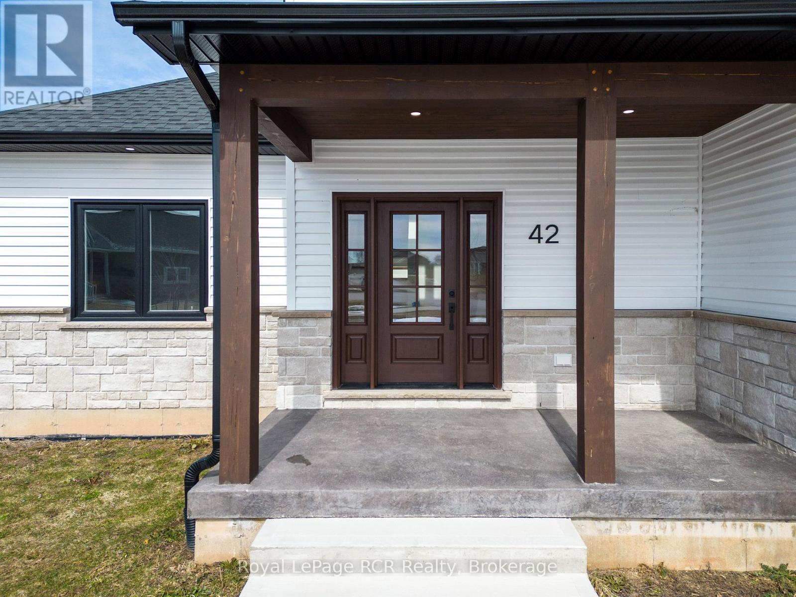 42 Chestnut Hill Crescent, Arran-Elderslie, Ontario  N0H 2N0 - Photo 5 - X12042289