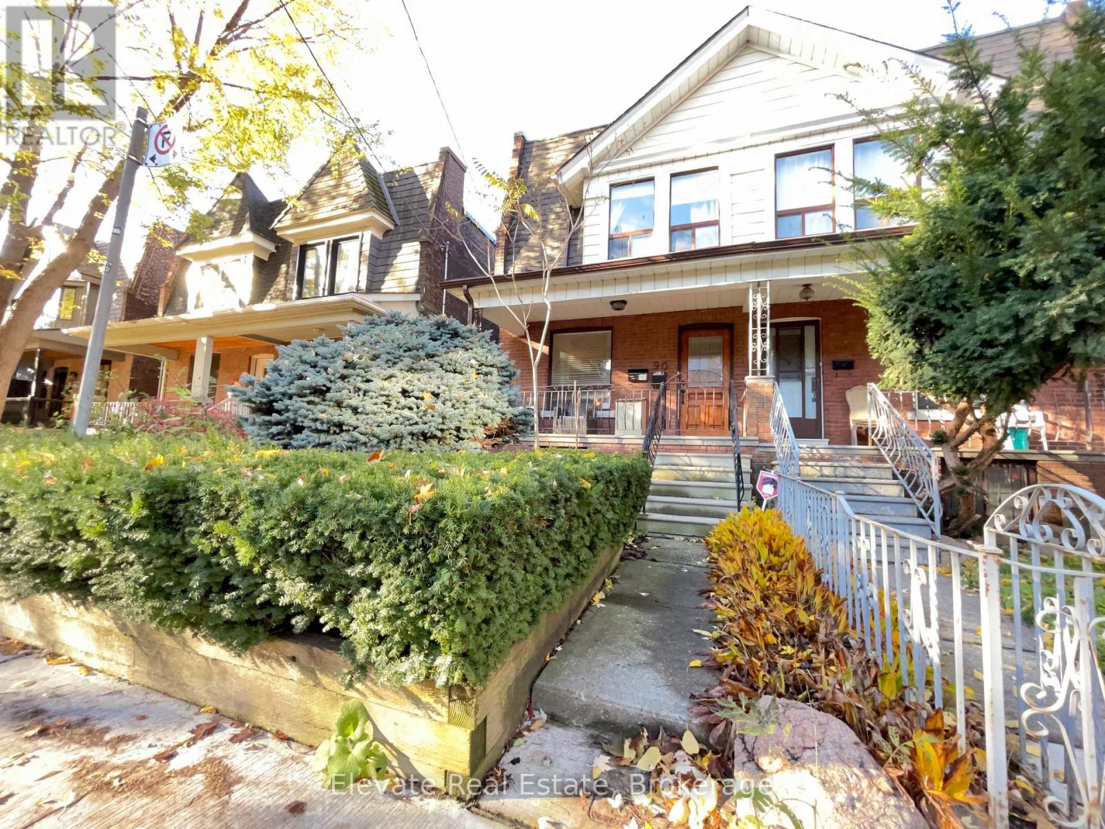 90 CRAWFORD STREET, Toronto, Ontario