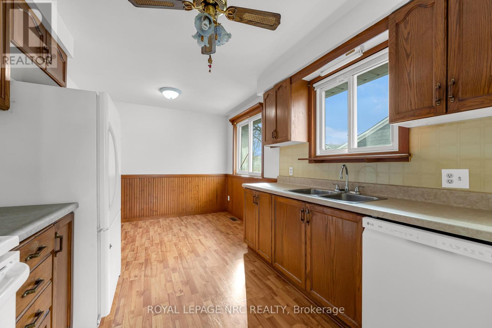 Property at 52 ST GEORGE STREET image 2