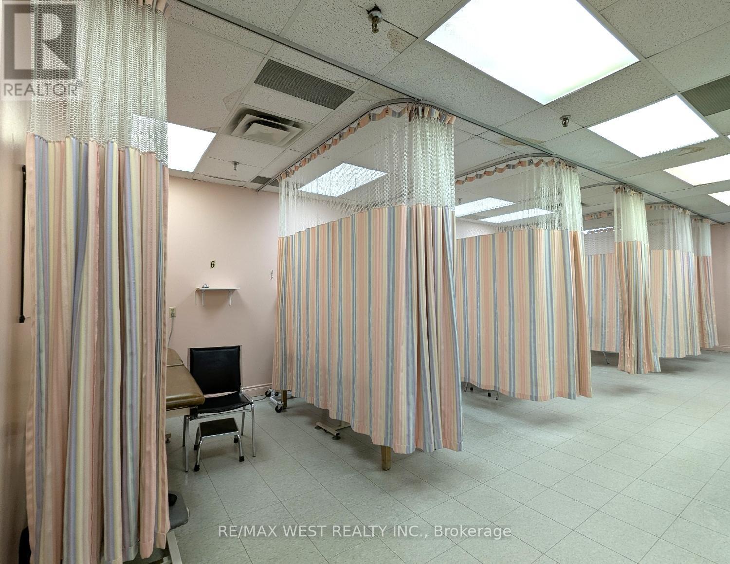 Unit 2 - 2468 Eglinton Avenue W, Toronto, Ontario  M6M 5E2 - Photo 10 - W12042153