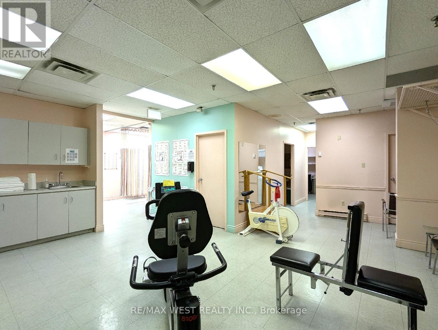 Unit 2 - 2468 Eglinton Avenue W, Toronto, Ontario  M6M 5E2 - Photo 12 - W12042153