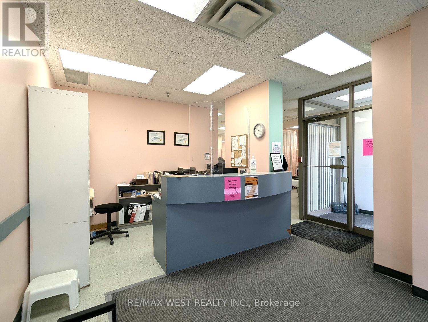Unit 2 - 2468 Eglinton Avenue W, Toronto, Ontario  M6M 5E2 - Photo 5 - W12042153