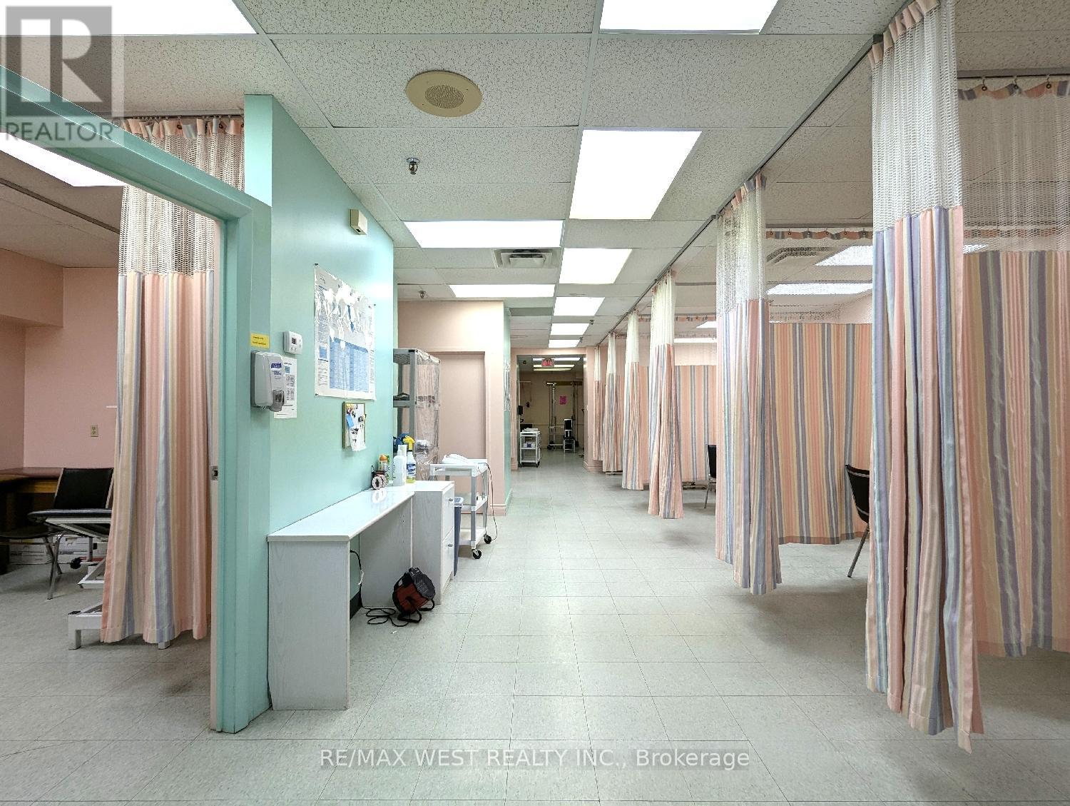 Unit 2 - 2468 Eglinton Avenue W, Toronto, Ontario  M6M 5E2 - Photo 7 - W12042153