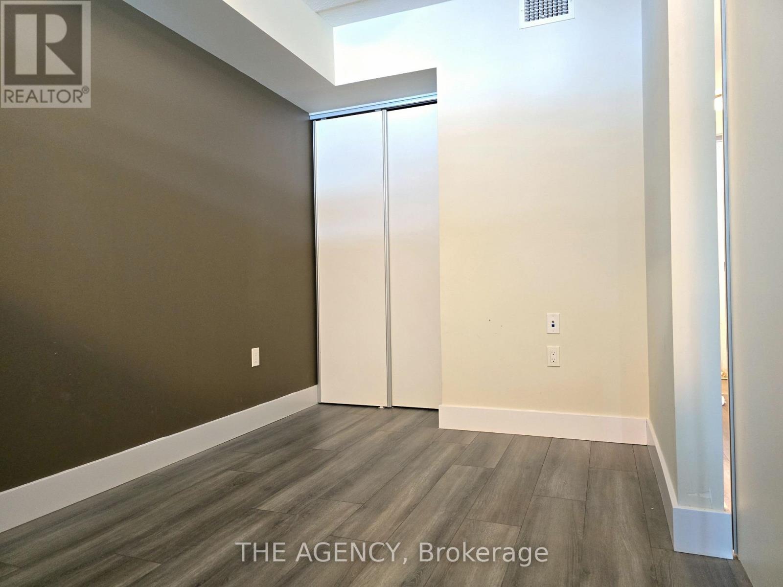 223 - 257 Hemlock Street, Waterloo, Ontario  N2L 0K2 - Photo 14 - X12042212