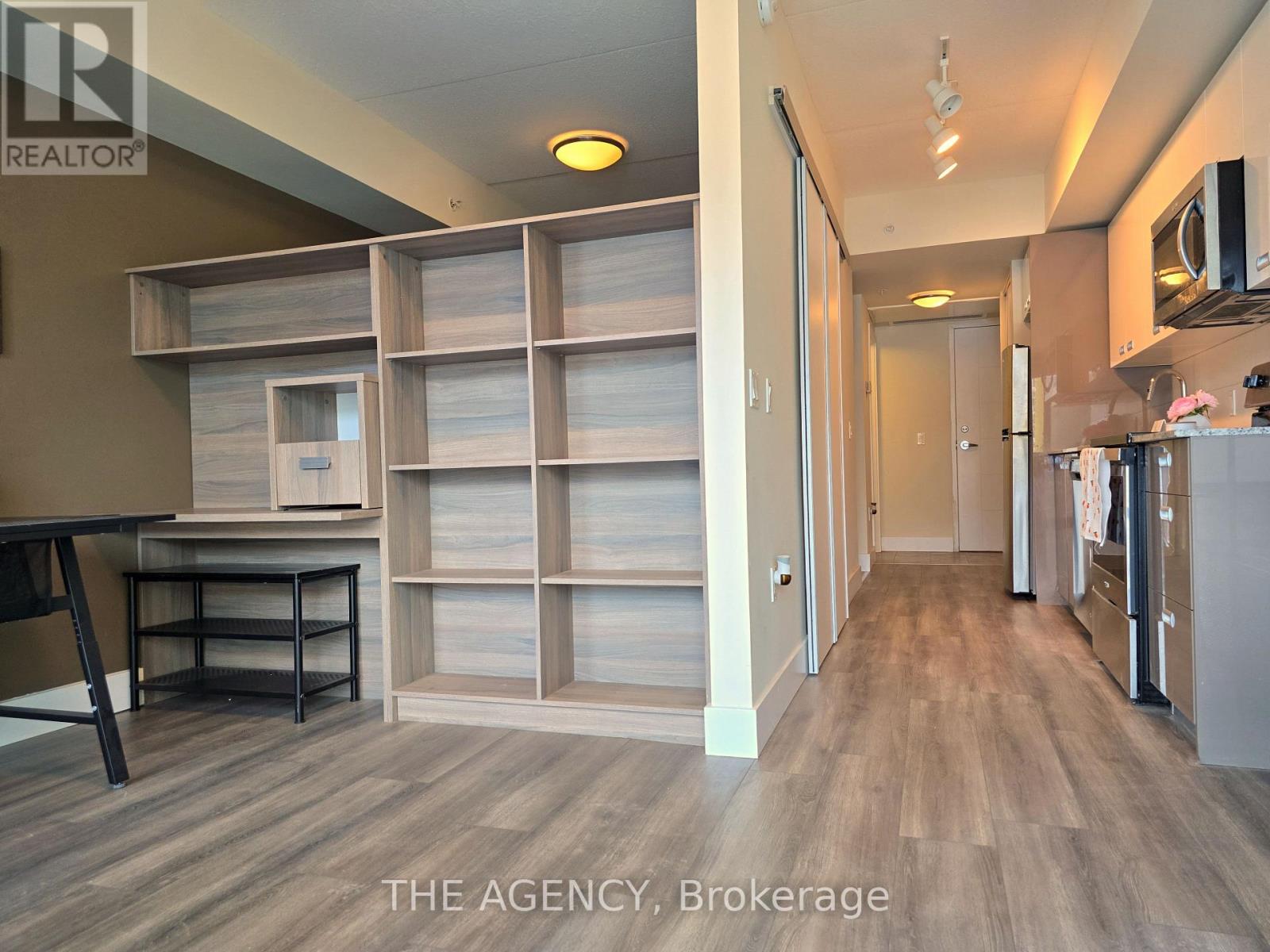 223 - 257 Hemlock Street, Waterloo, Ontario  N2L 0K2 - Photo 8 - X12042212