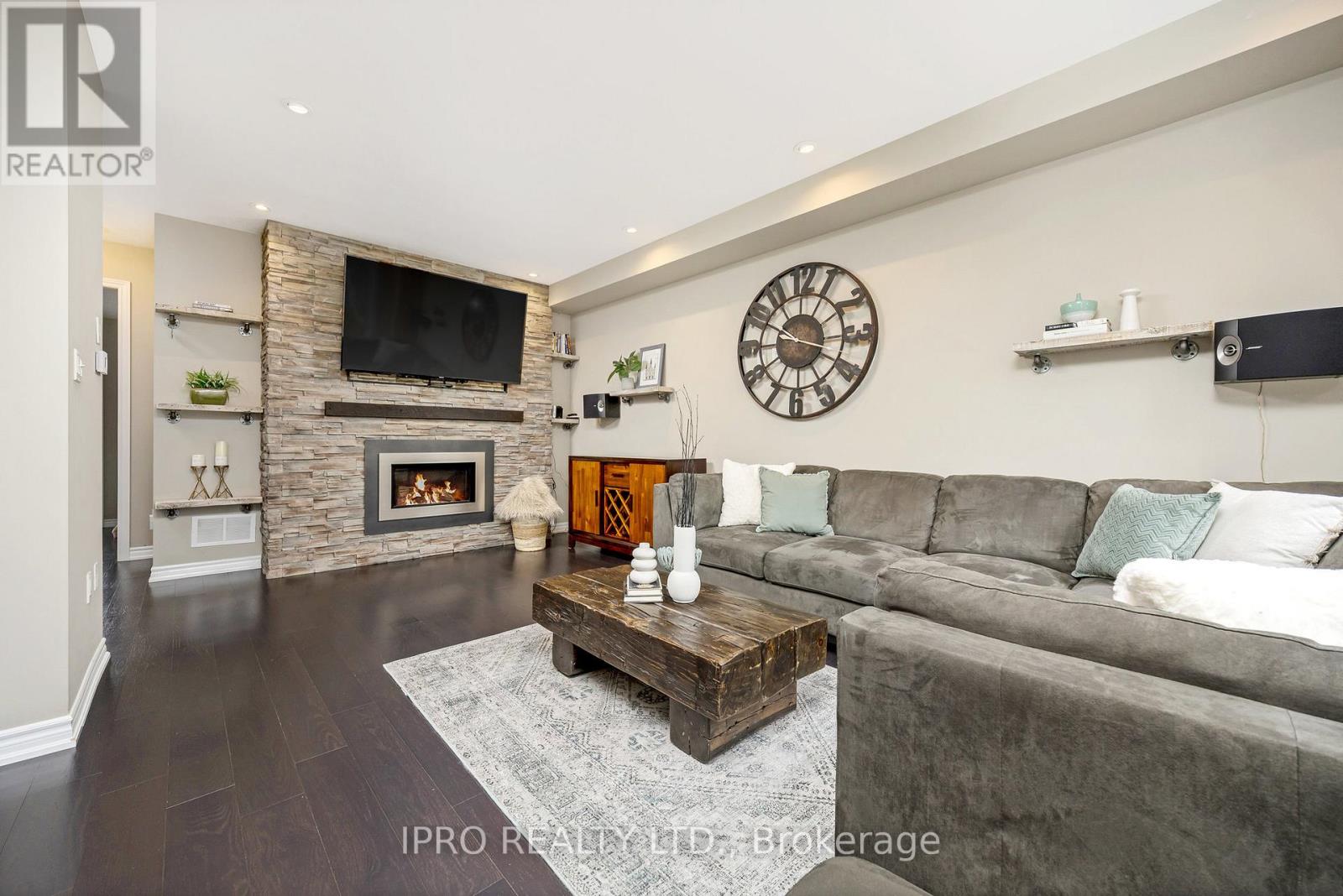 25 Upper Canada Court, Halton Hills, Ontario  L7G 0K9 - Photo 10 - W12042276