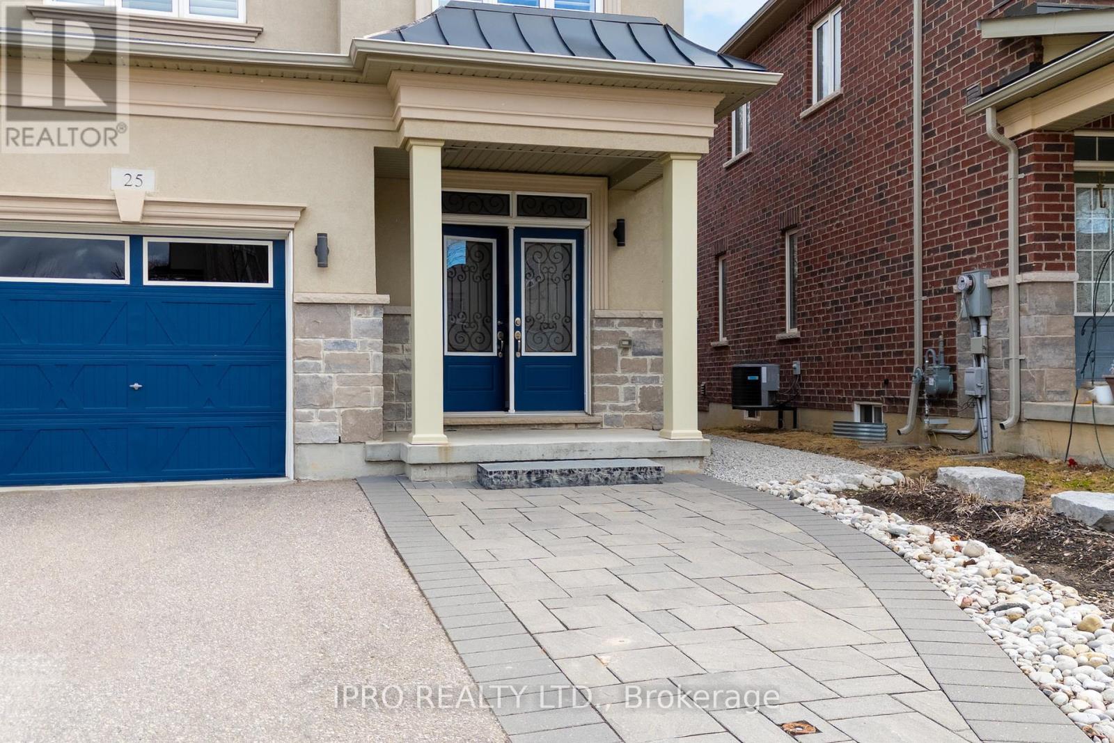 Property at 25 UPPER CANADA COURT image 2