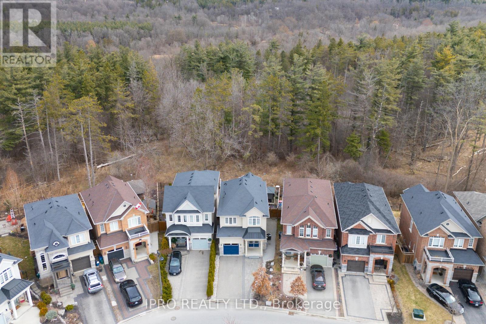 Property at 25 UPPER CANADA COURT image 3