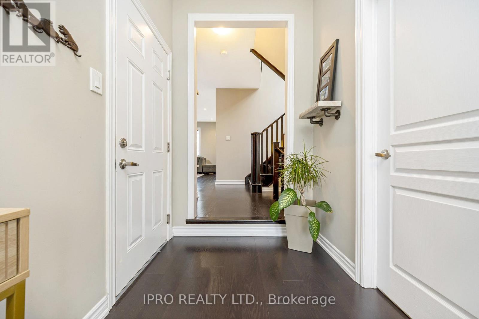 25 Upper Canada Court, Halton Hills, Ontario  L7G 0K9 - Photo 6 - W12042276