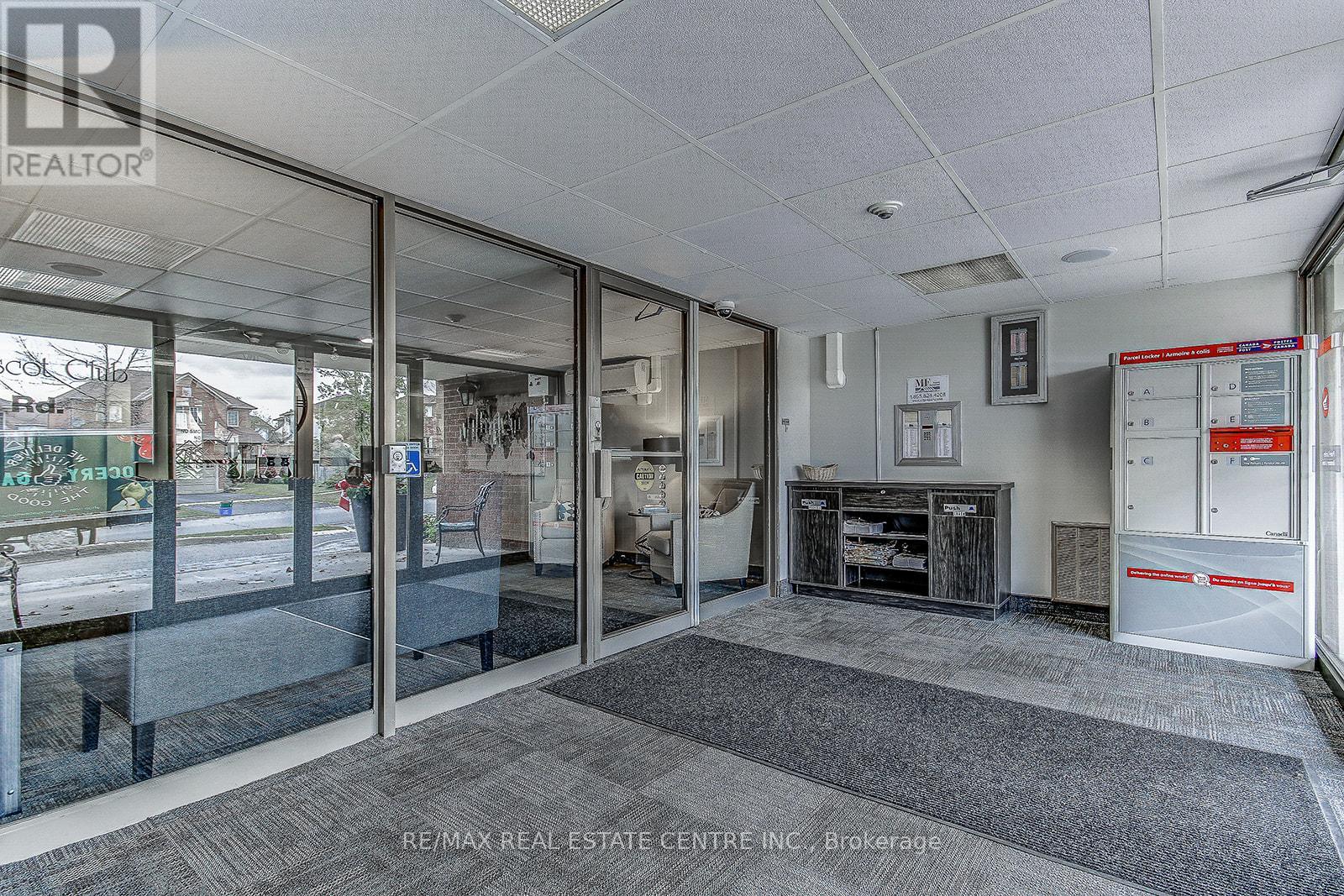 Property at 302 - 26 HALL ROAD image 3
