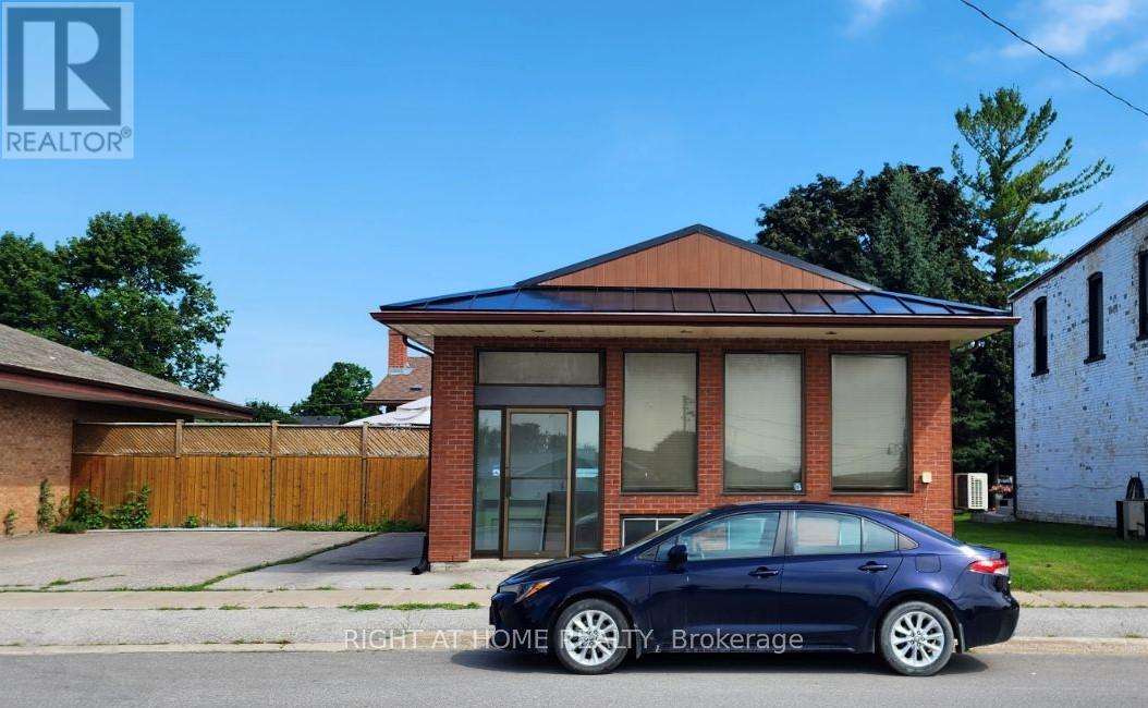 76 KING STREET, Kawartha Lakes, Ontario