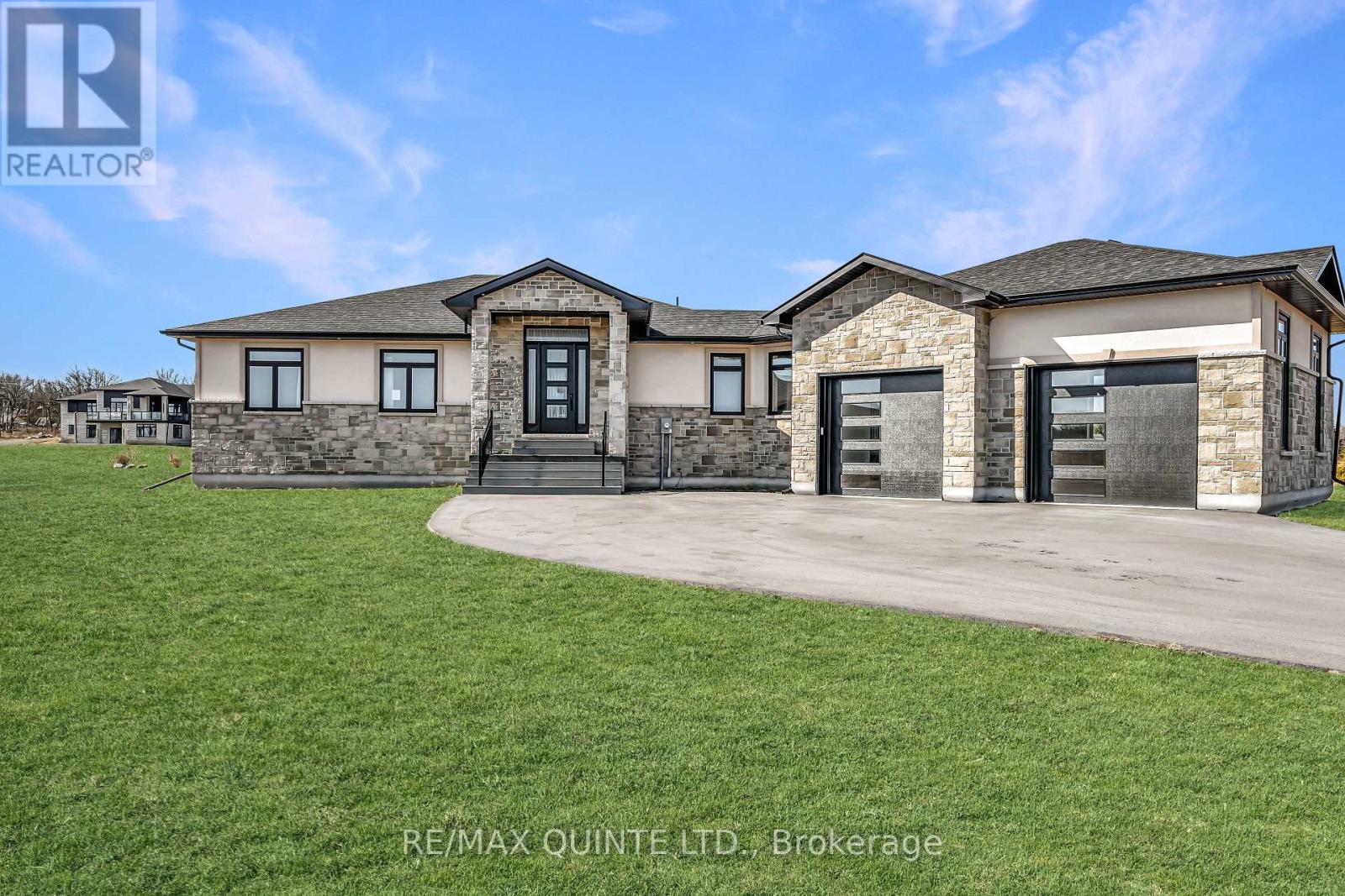 76 NAVIGATION DRIVE, Prince Edward County, Ontario