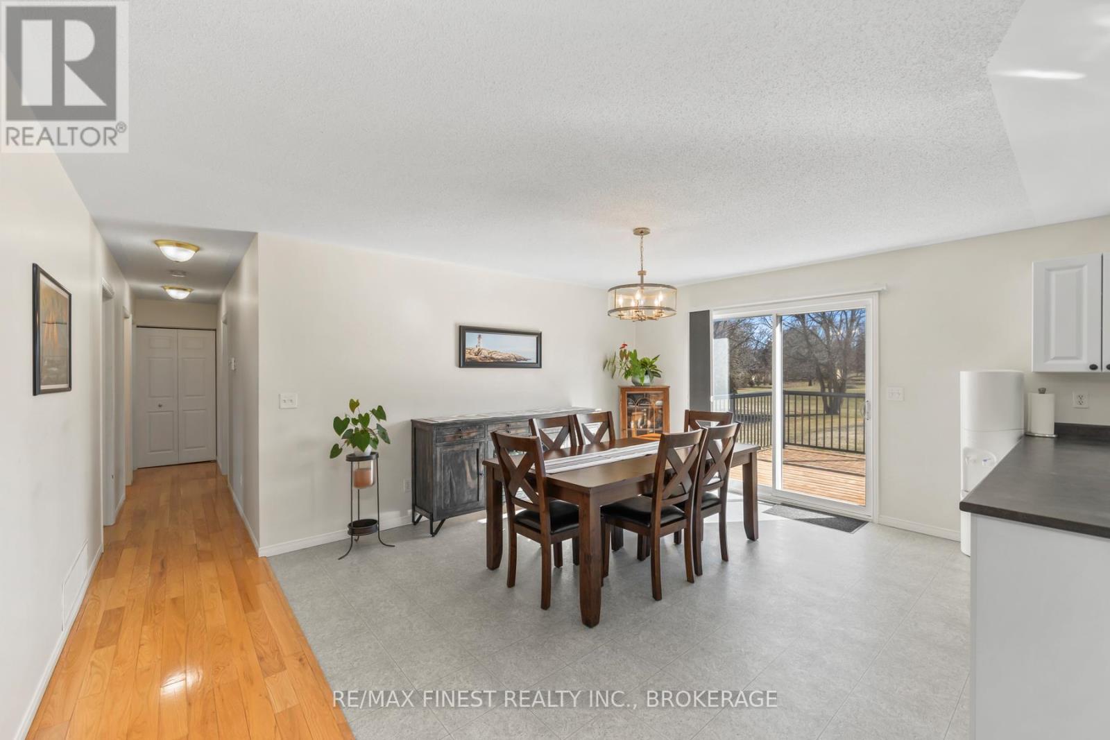 4360 Ashwood Drive, South Frontenac (Frontenac South), Ontario  K0H 2T0 - Photo 10 - X12042404