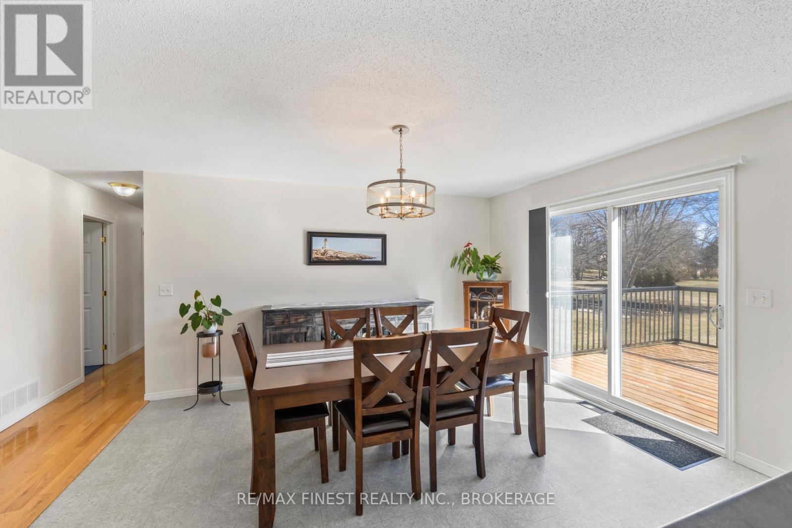 4360 Ashwood Drive, South Frontenac (Frontenac South), Ontario  K0H 2T0 - Photo 9 - X12042404