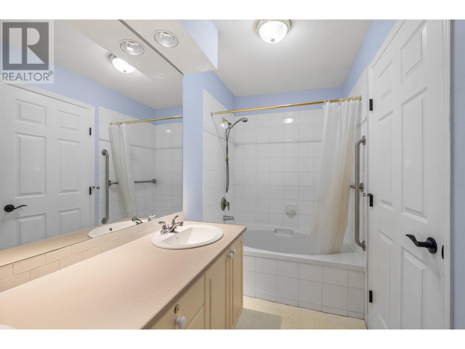 108 2995 Princess Crescent, Coquitlam, British Columbia  V3B 7N1 - Photo 13 - R2982247