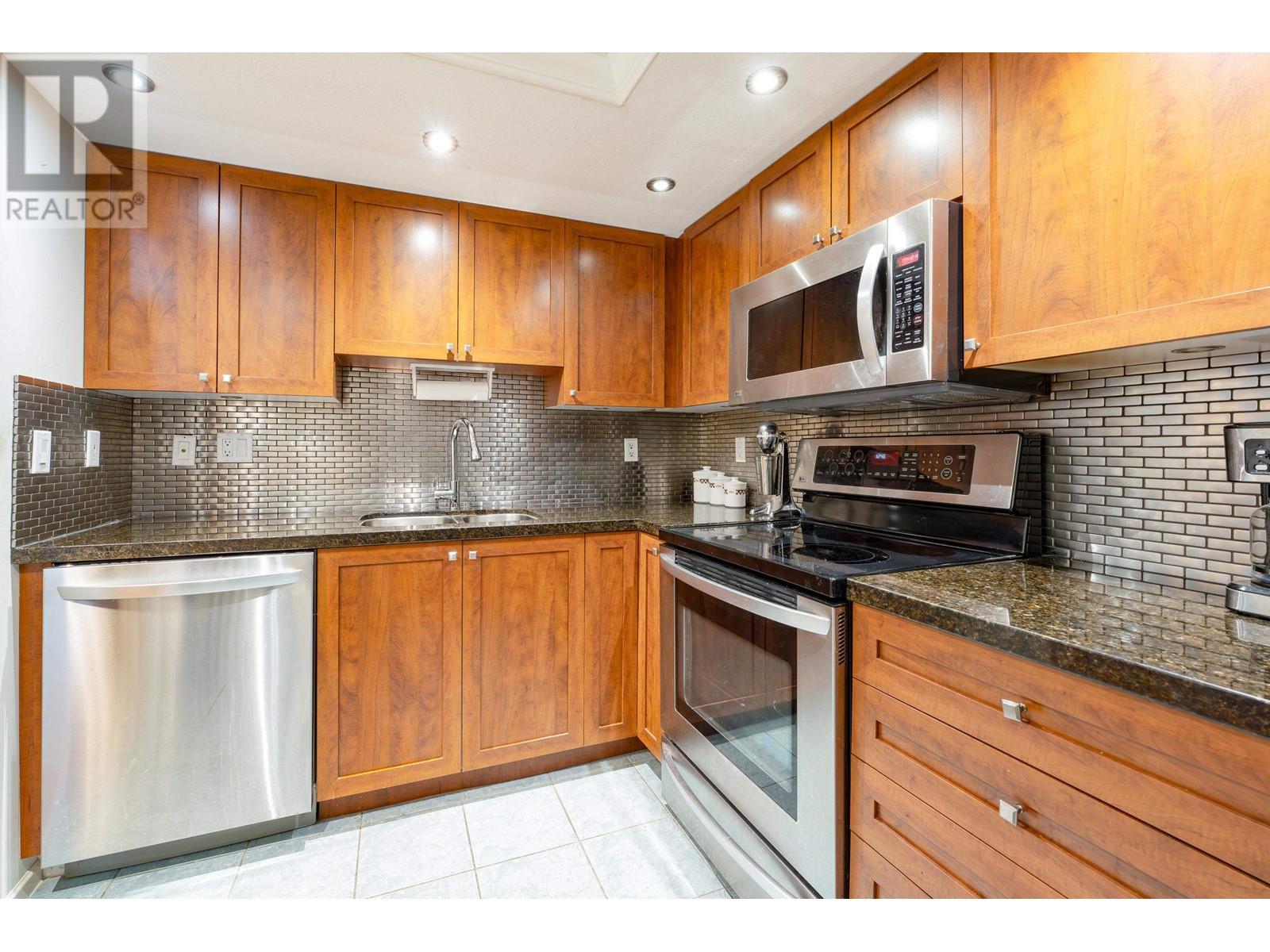 202 200 NEWPORT DRIVE, port moody, British Columbia