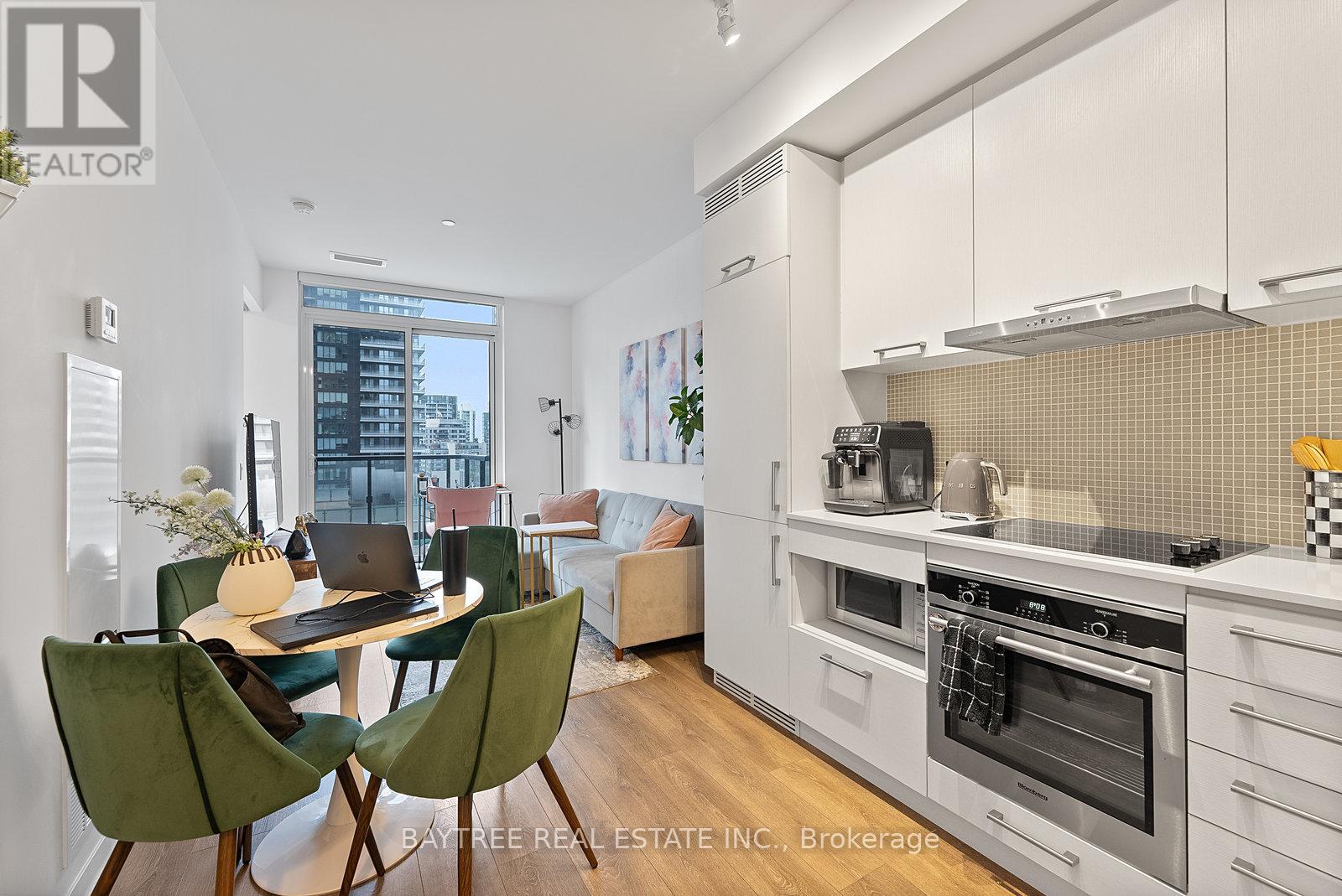 1901 - 87 PETER STREET, Toronto, Ontario