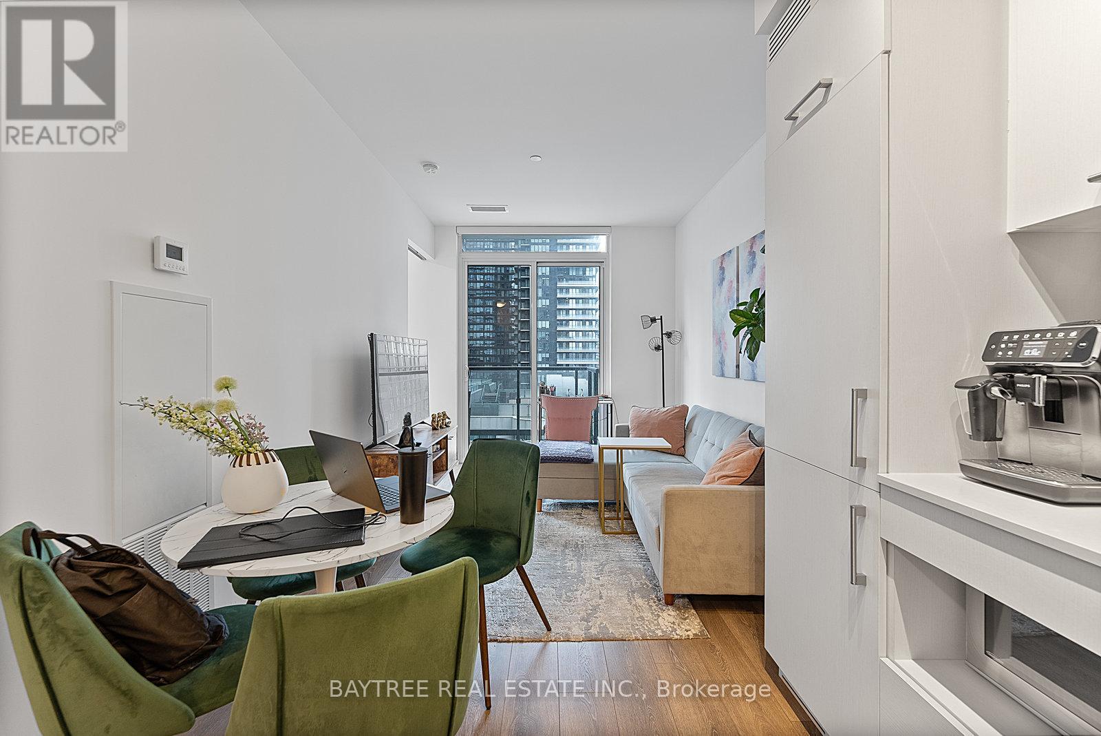 1901 - 87 Peter Street, Toronto, Ontario  M5V 0P1 - Photo 2 - C12042420
