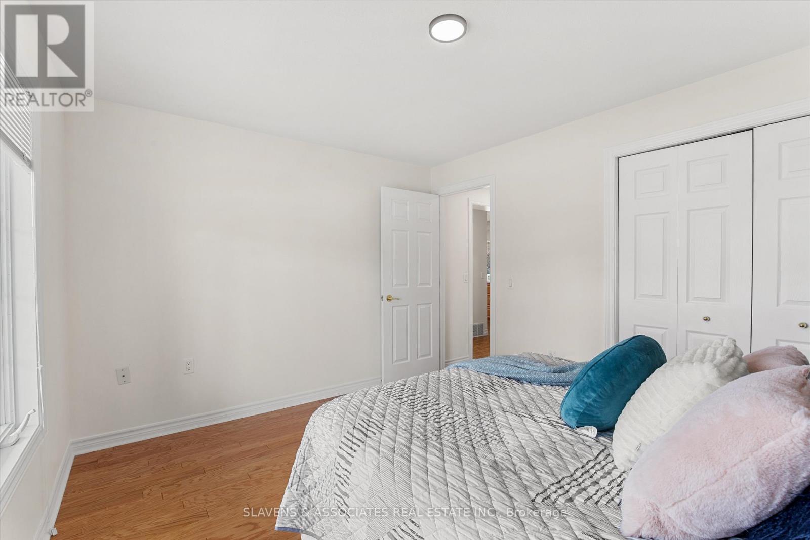 1 Illinois Crescent, Wasaga Beach, Ontario  L9Z 3A8 - Photo 17 - S12042357