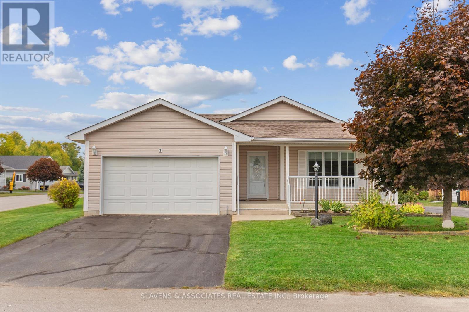 Property at 1 ILLINOIS CRESCENT image 2