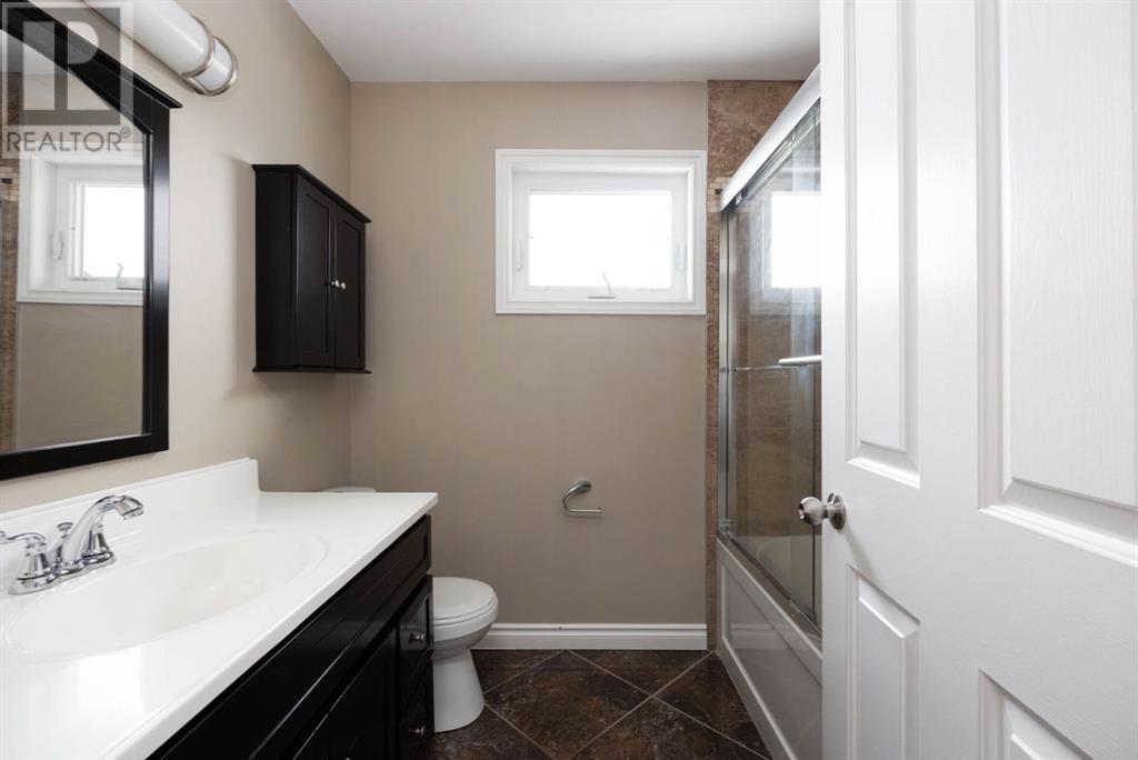 122 Silver Springs Drive, Fort Mcmurray, Alberta  T9H 3S8 - Photo 15 - A2194060