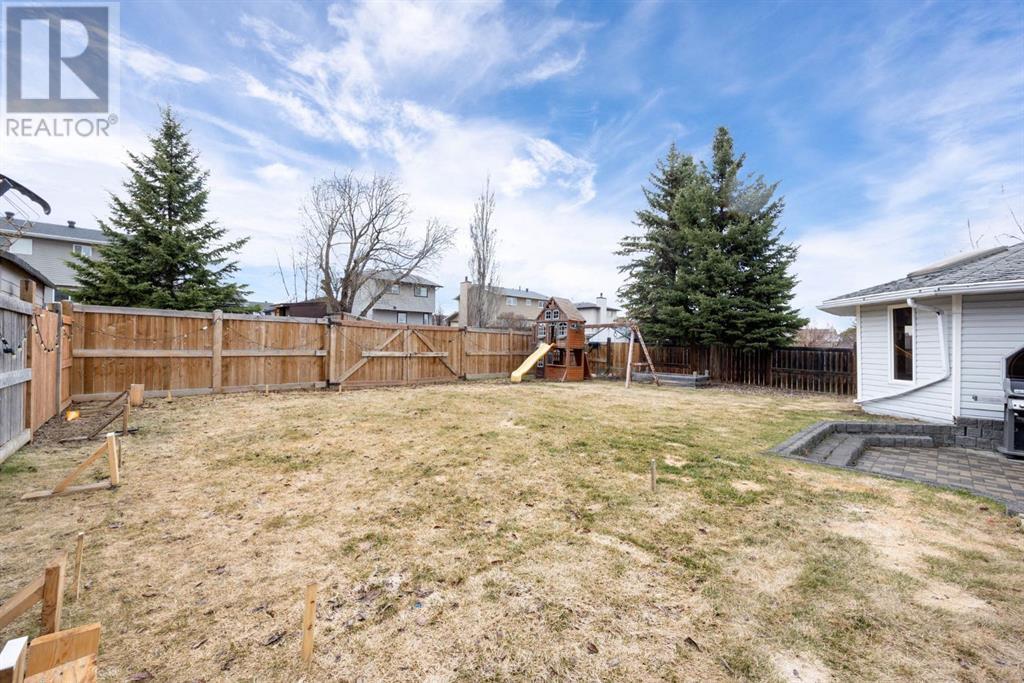 122 Silver Springs Drive, Fort Mcmurray, Alberta  T9H 3S8 - Photo 26 - A2194060