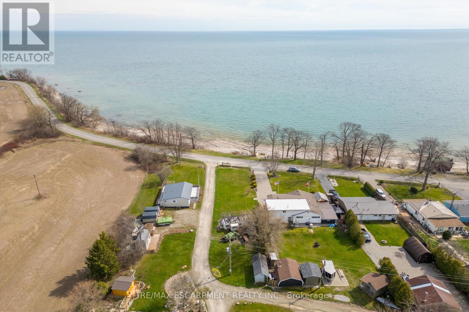 307 Lakeshore Road, Haldimand, Ontario  N0A 1P0 - Photo 1 - X12042341