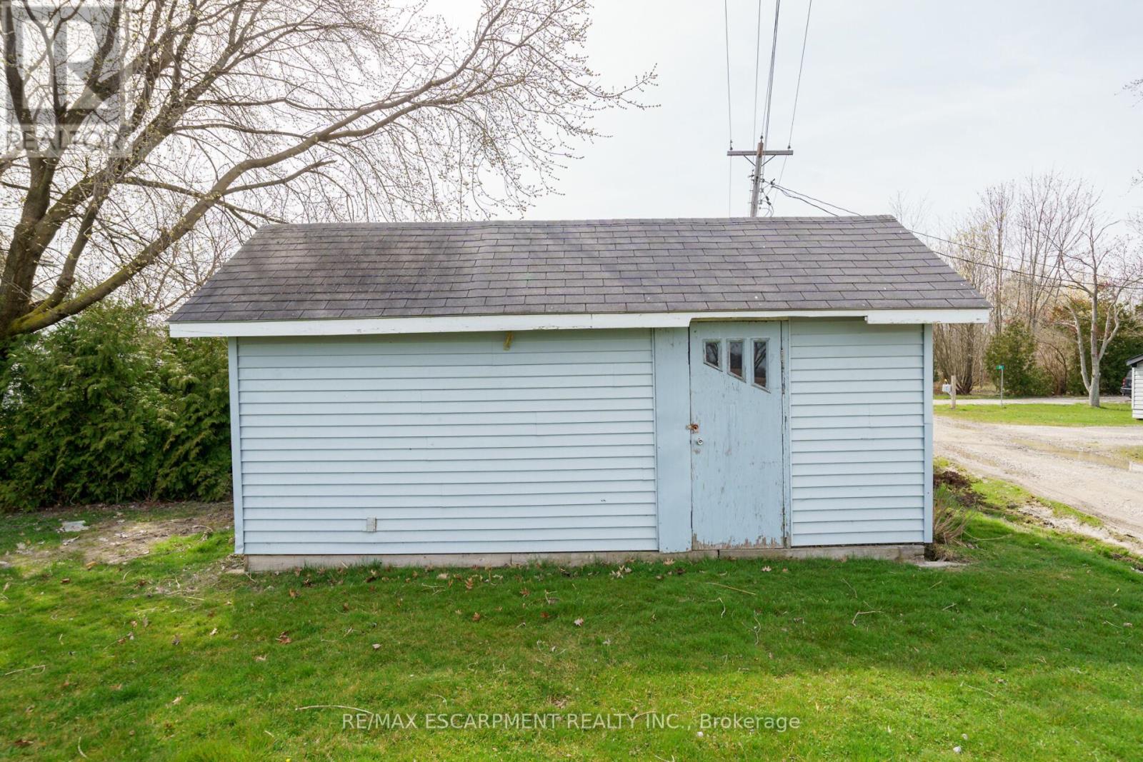 307 Lakeshore Road, Haldimand, Ontario  N0A 1P0 - Photo 15 - X12042341
