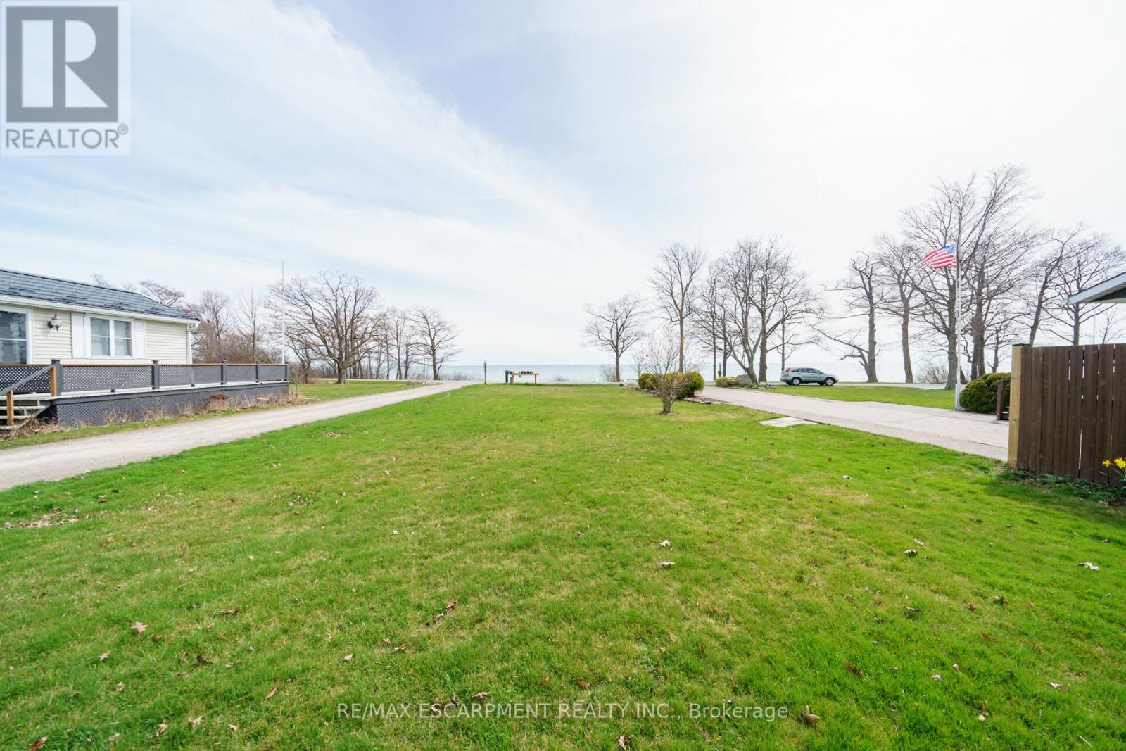 307 Lakeshore Road, Haldimand, Ontario  N0A 1P0 - Photo 2 - X12042341