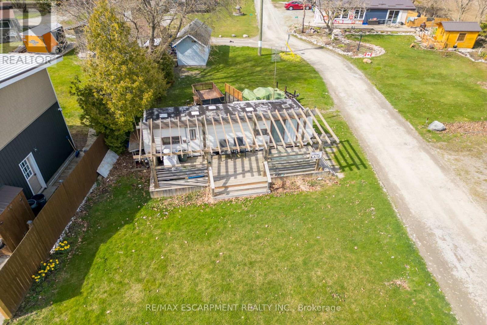 307 Lakeshore Road, Haldimand, Ontario  N0A 1P0 - Photo 20 - X12042341