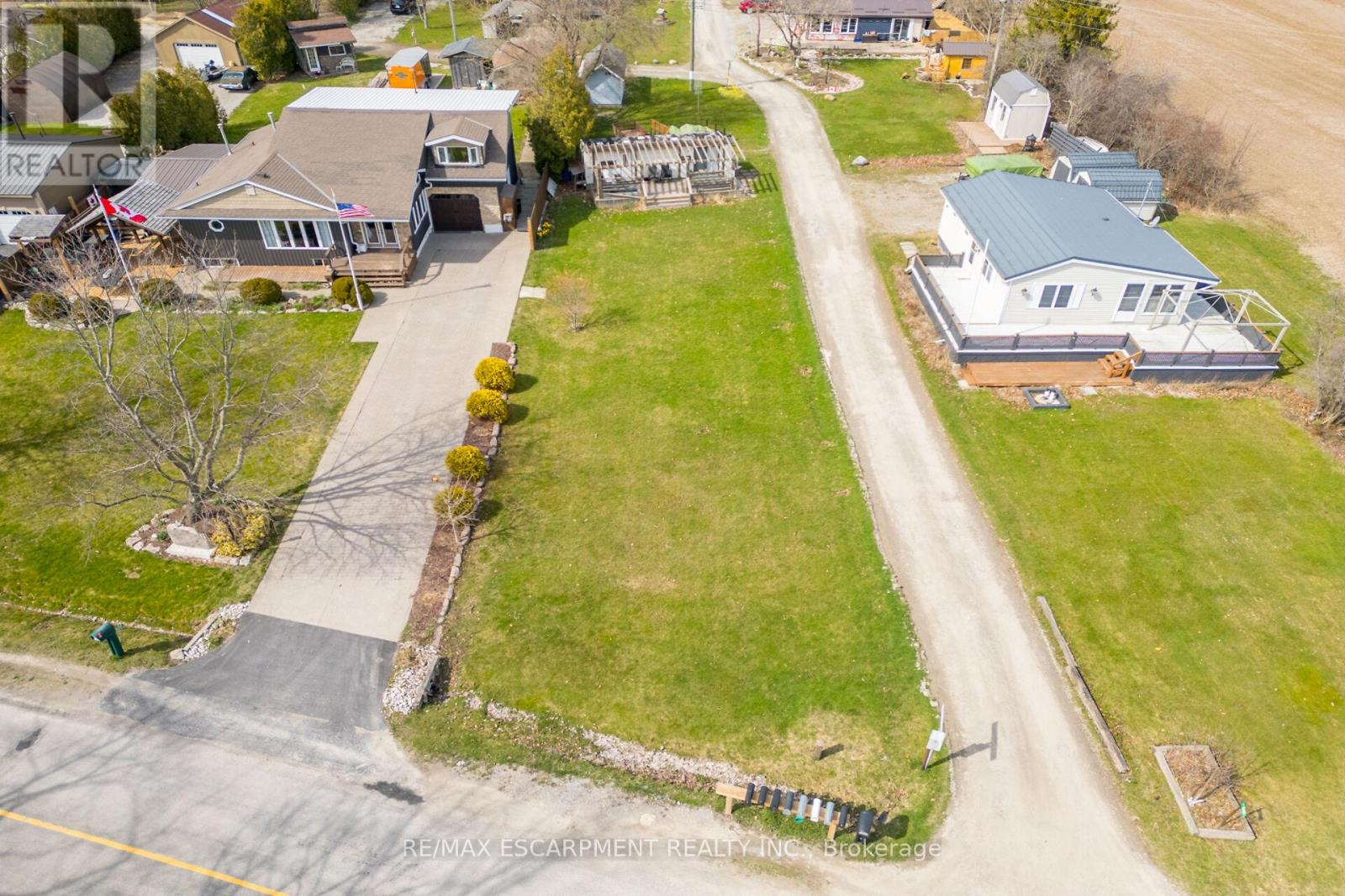 307 Lakeshore Road, Haldimand, Ontario  N0A 1P0 - Photo 21 - X12042341
