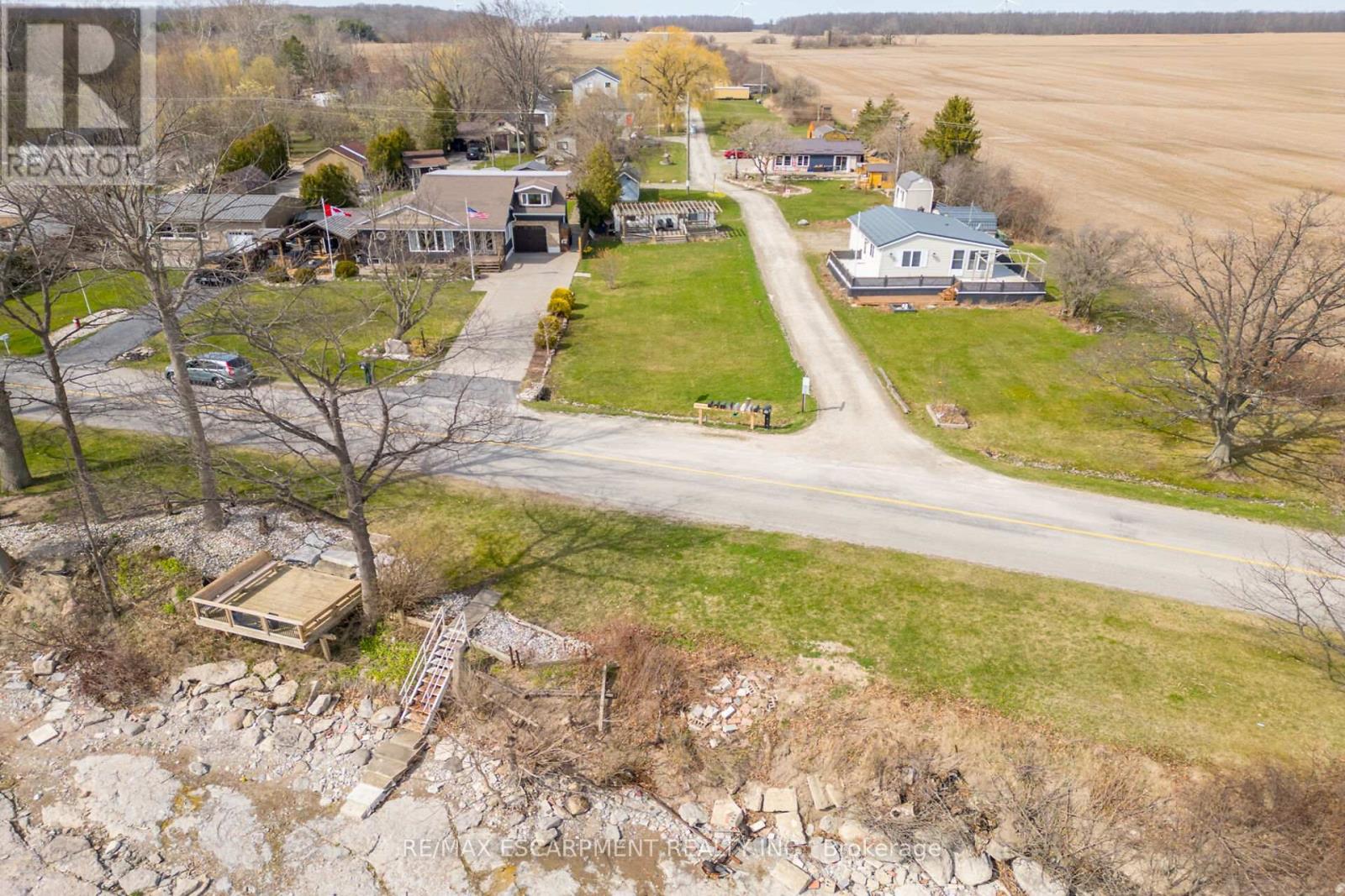 307 Lakeshore Road, Haldimand, Ontario  N0A 1P0 - Photo 27 - X12042341