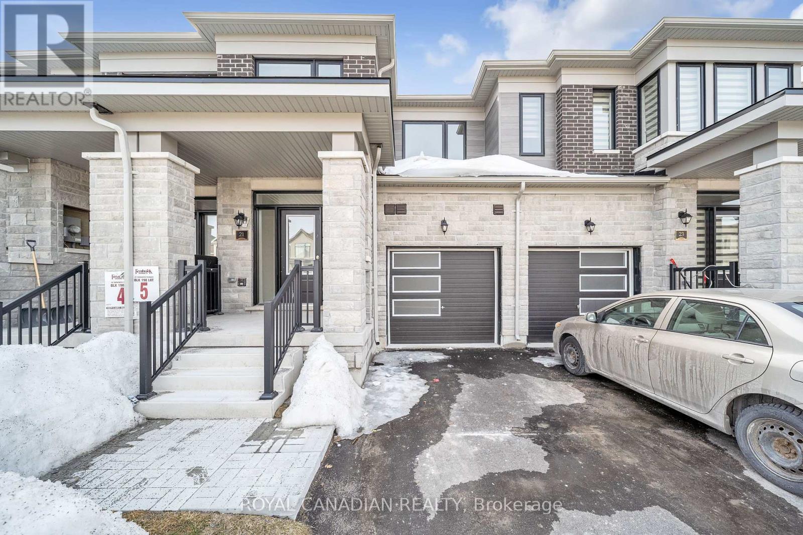 21 Tamworth Terrace, Barrie, Ontario  L9S 2Z8 - Photo 1 - S12039015