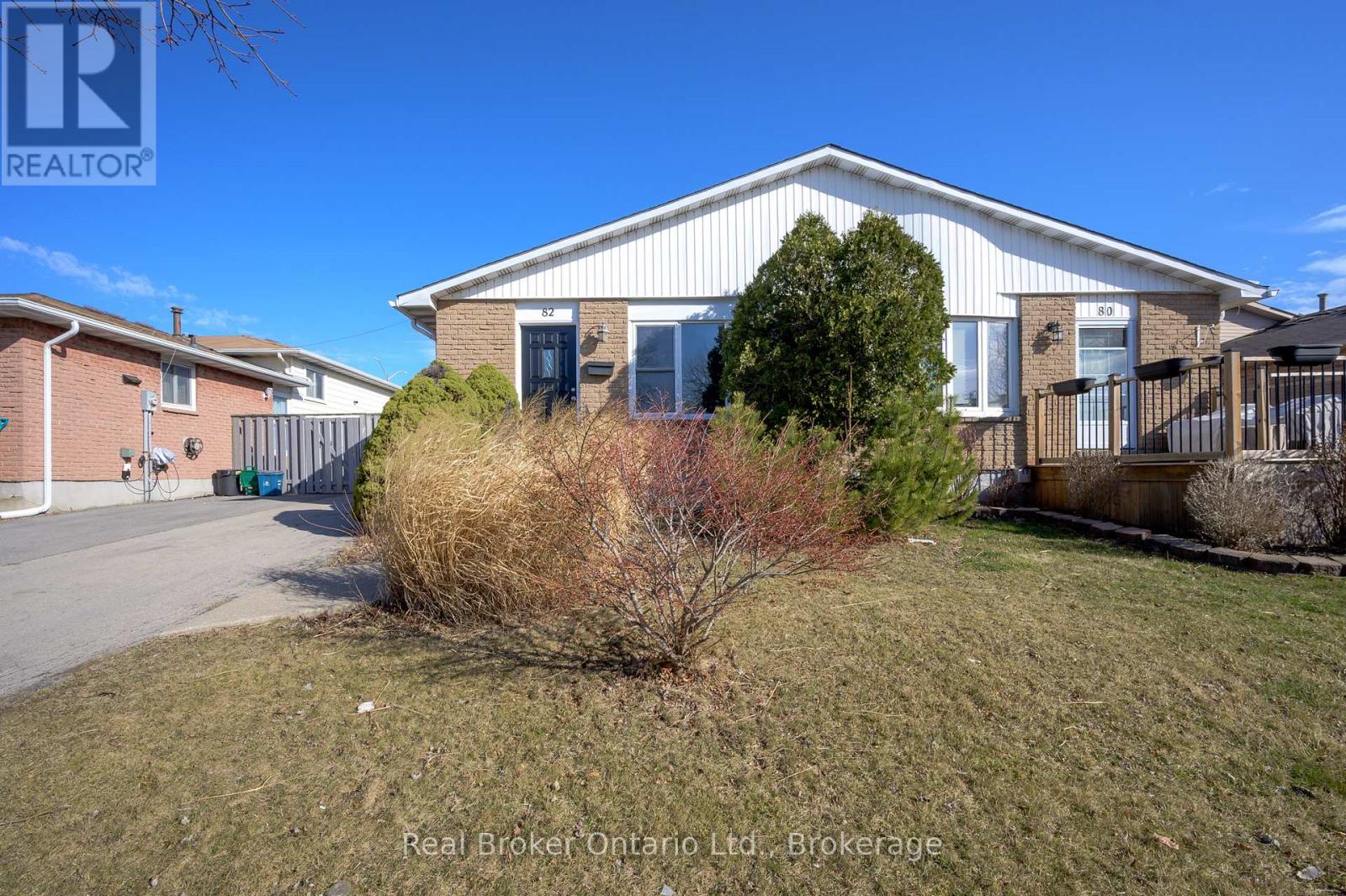 Property at 82 LAMPMAN CRESCENT image 2