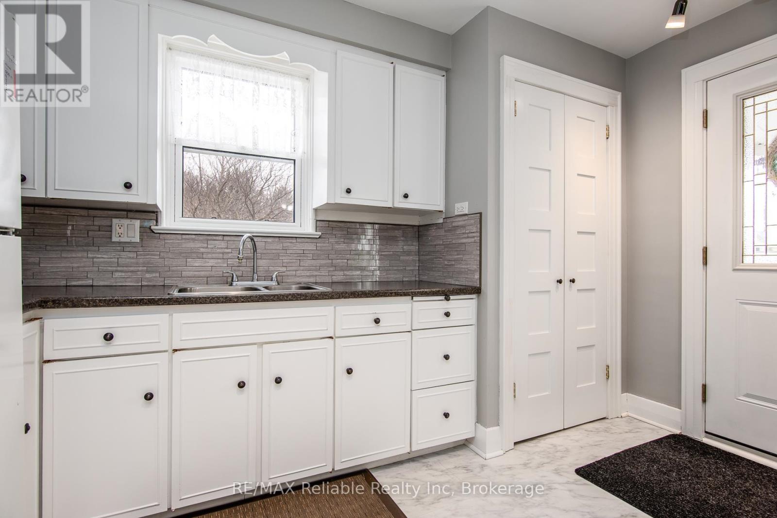 147 Goderich Street W, Huron East, Ontario  N0K 1W0 - Photo 25 - X12042524