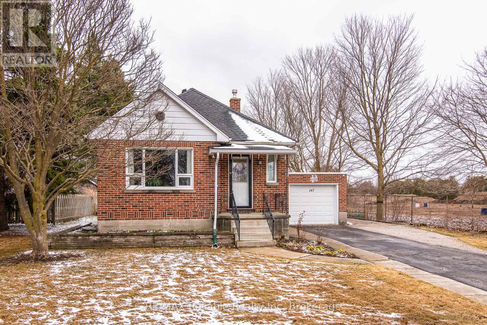 147 Goderich Street W, Huron East, Ontario  N0K 1W0 - Photo 3 - X12042524