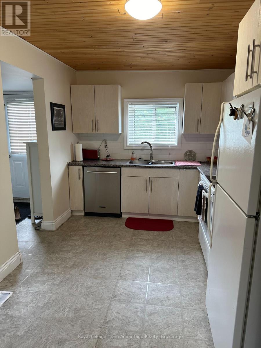 347 High Street, Georgian Bay, Ontario  P0C 1H0 - Photo 4 - X12042539