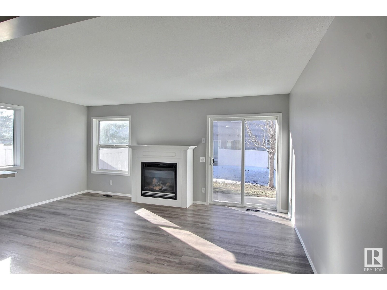 Property at #123 230 EDWARDS DR SW image 3