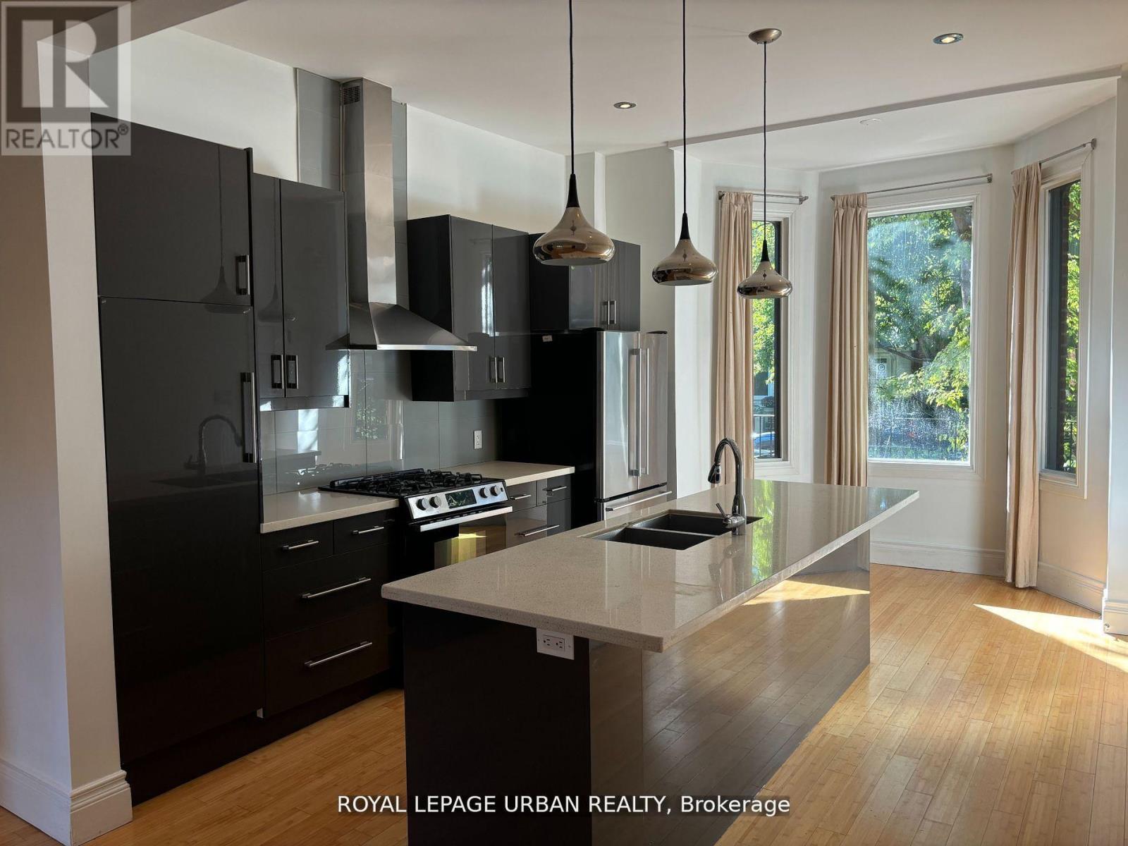 Property at 323 ONTARIO STREET image 3
