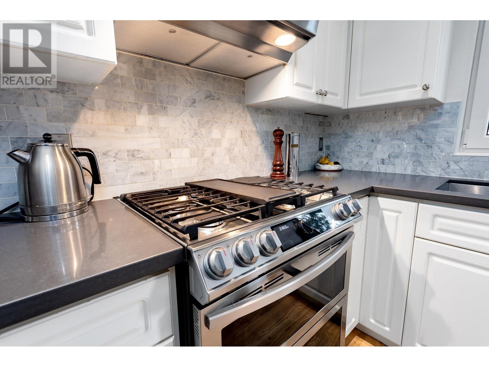 1959 Charles Street, Vancouver, British Columbia  V5L 2V1 - Photo 15 - R2981623