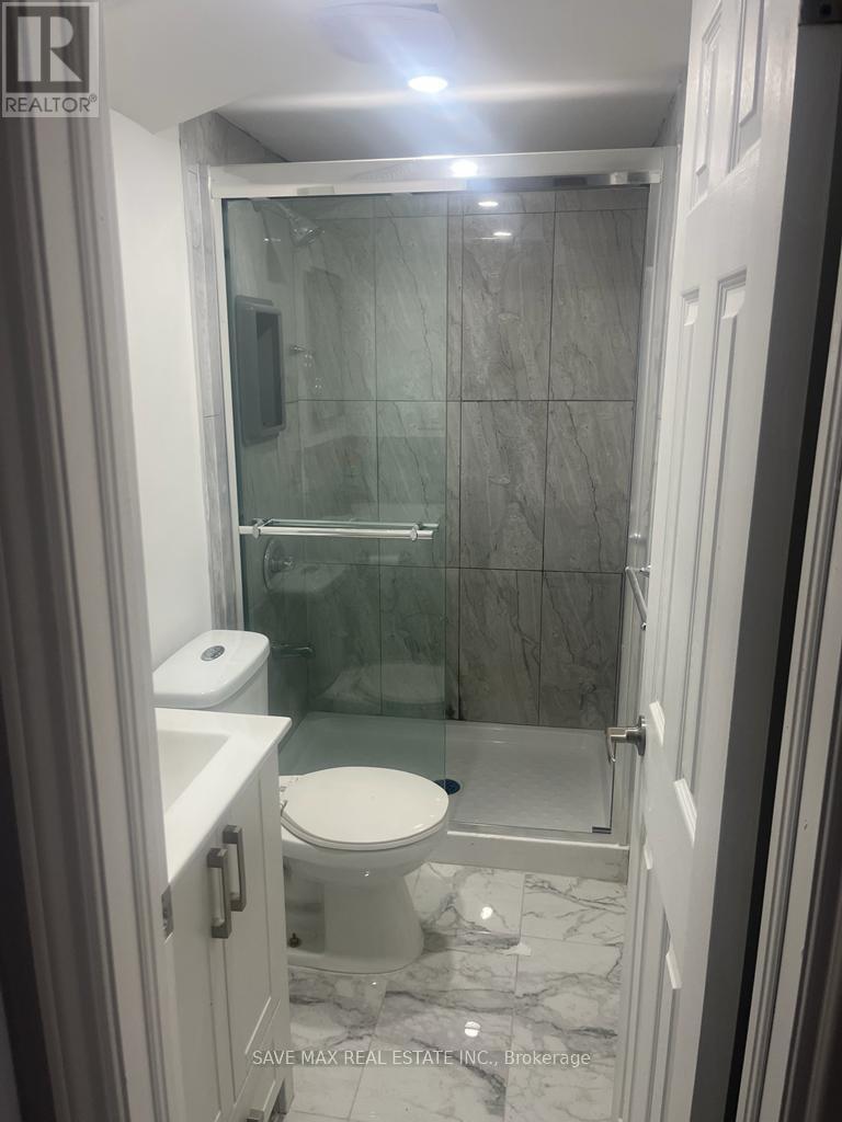 101 Hinchley Wood Grove, Brampton, Ontario  L6V 4J1 - Photo 5 - W12042507