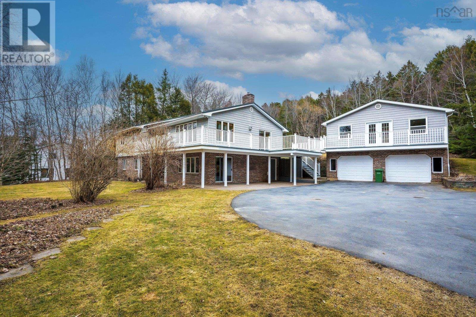Property at 252 Howe Avenue image 1