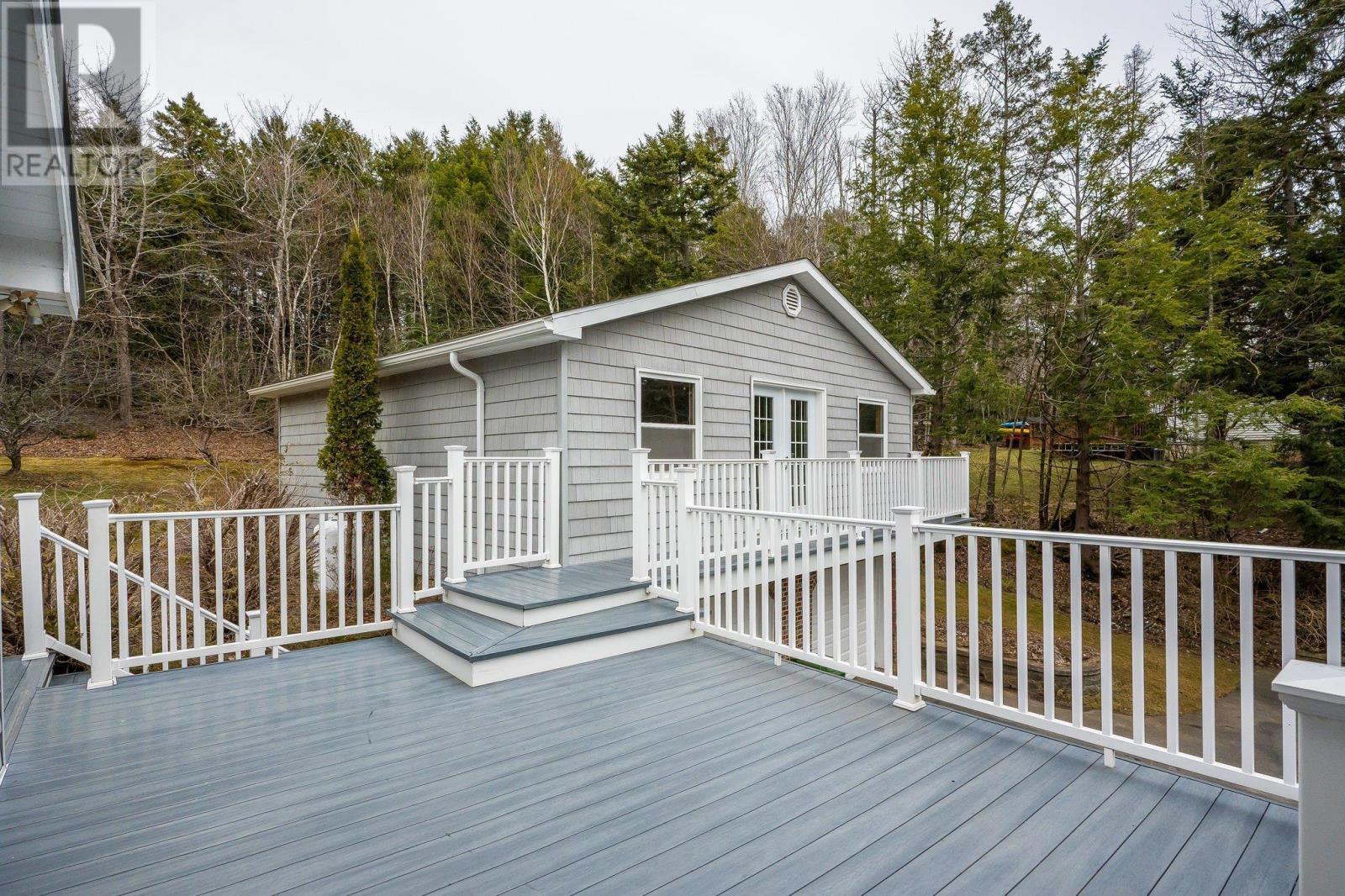 Property at 252 Howe Avenue image 2