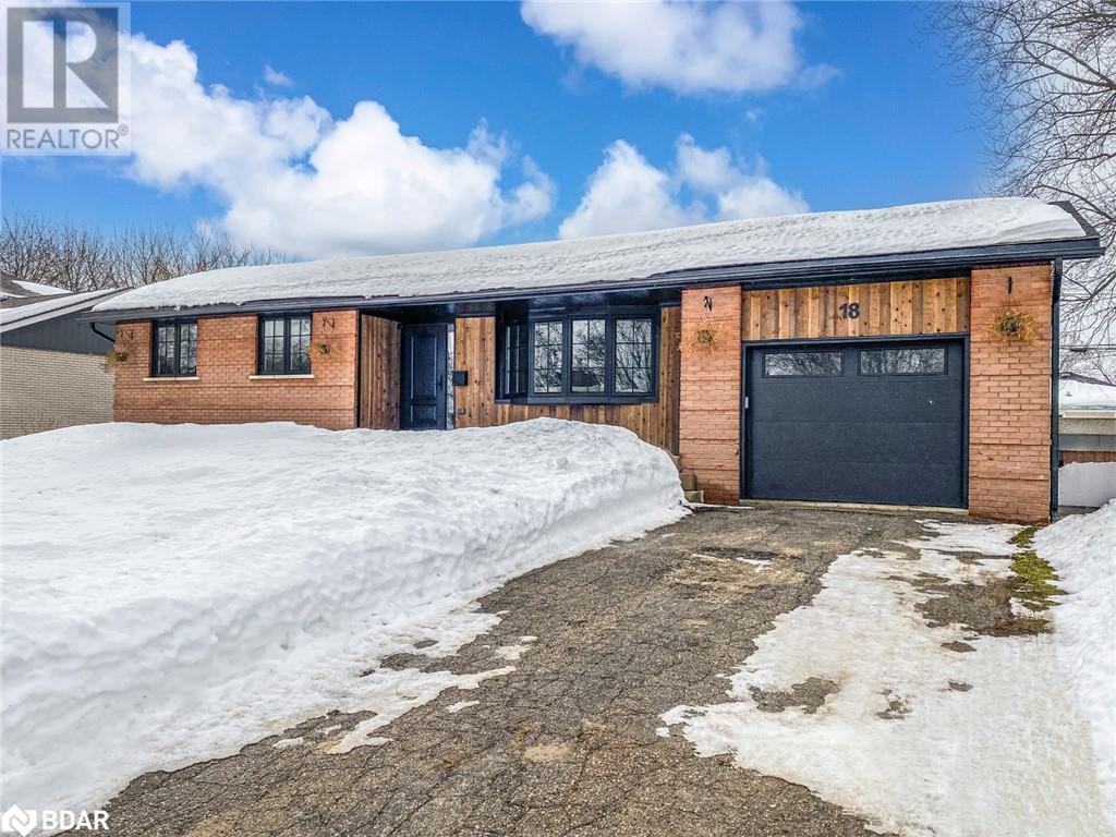 18 Dickson Road, Collingwood, Ontario  L9Y 2X3 - Photo 1 - 40710483