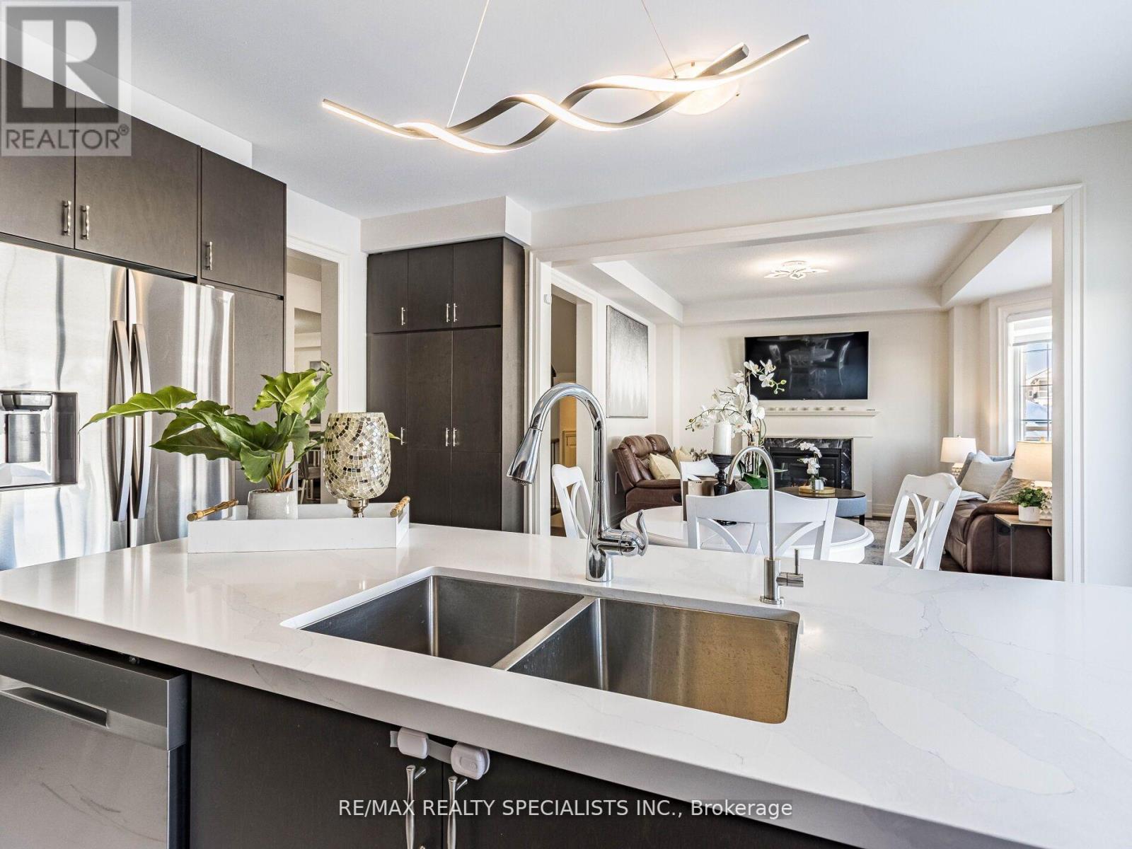 81 Granite Ridge Trail, Hamilton, Ontario  L8B 1Y6 - Photo 15 - X12042459