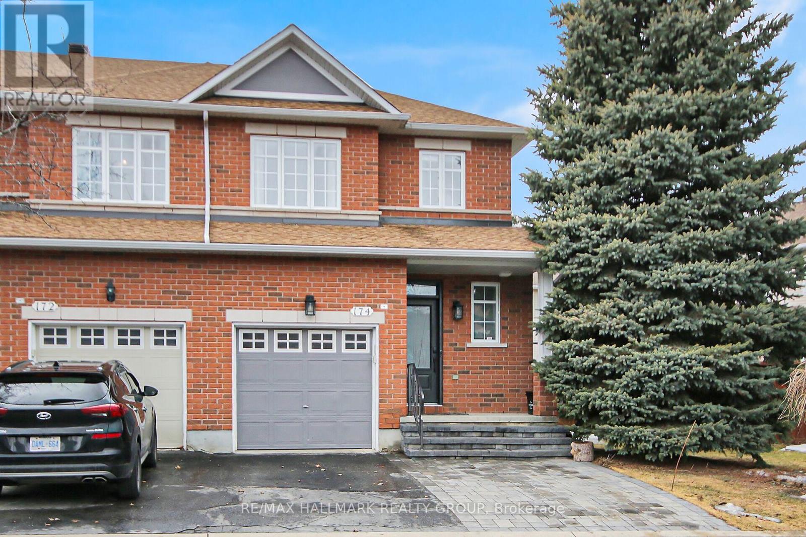 Property at 174 GATESPARK image 1