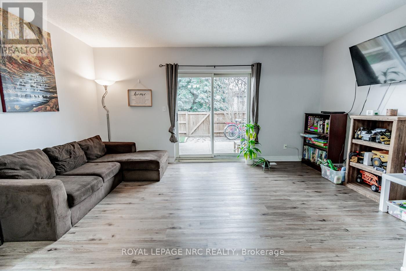 Property at 64 - 151 LINWELL ROAD image 5