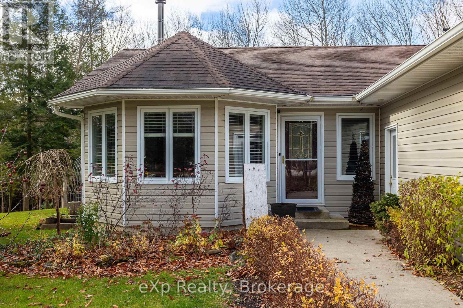 557554 4th Concession S, Meaford, Ontario  N0H 1E0 - Photo 3 - X12042683